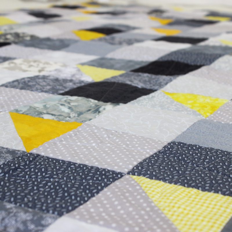 Grey and yellow quilt - Image 6