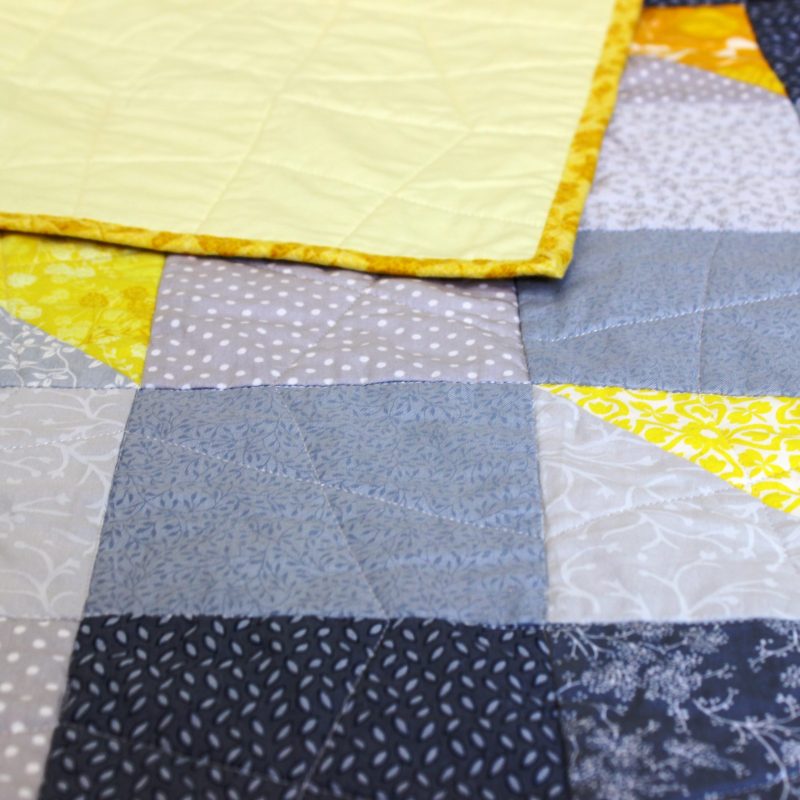 Grey and yellow quilt - Image 7
