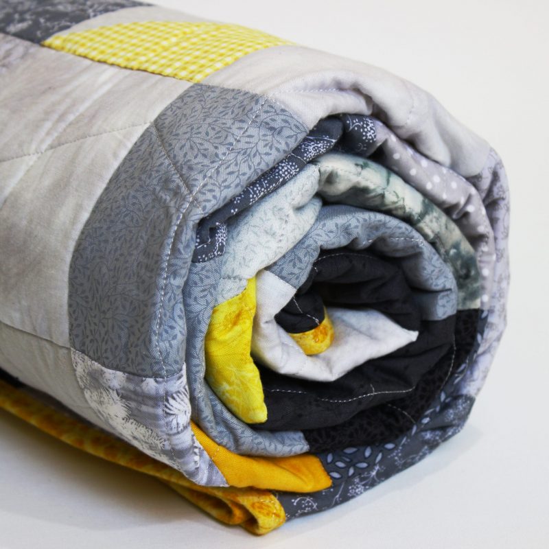 Grey and yellow quilt - Image 2