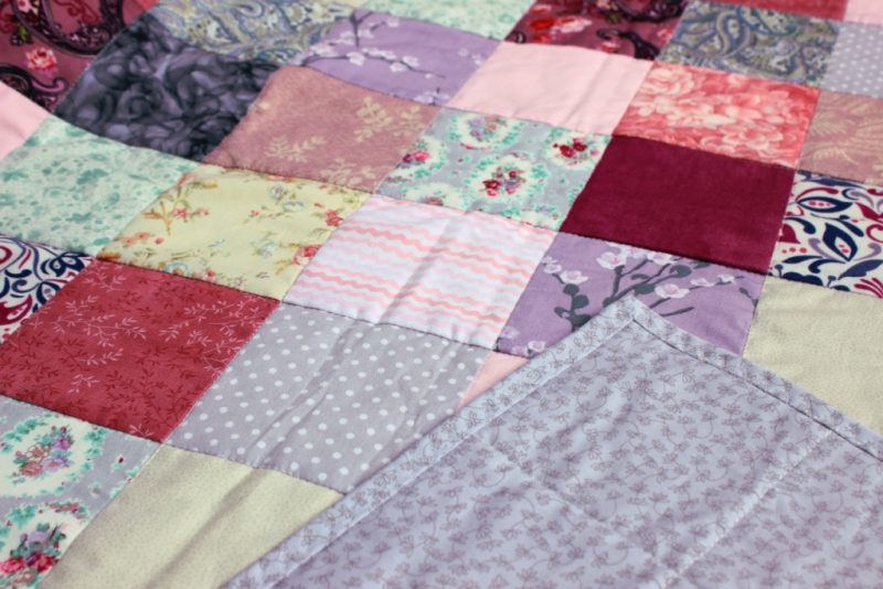 Soft pastel pink quilt - Image 8