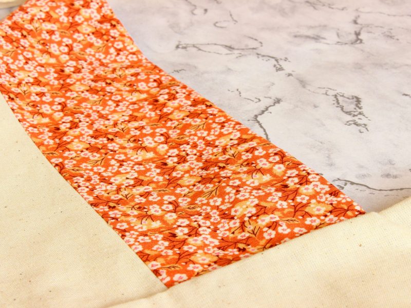 Knot bag- orange ditsy floral - Image 3