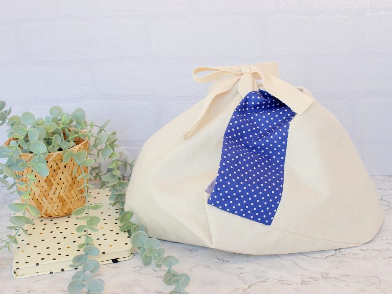 Knot bag- blue spotty