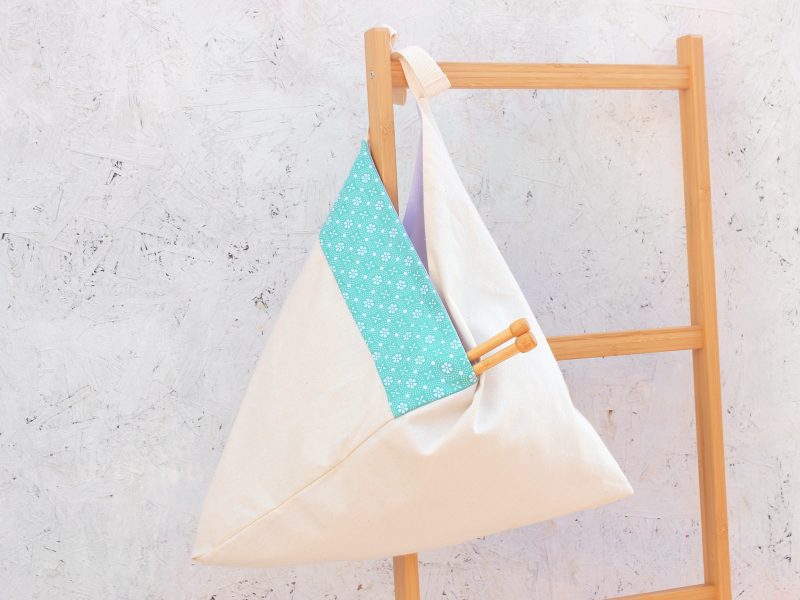 Knot bag- aqua white tiles