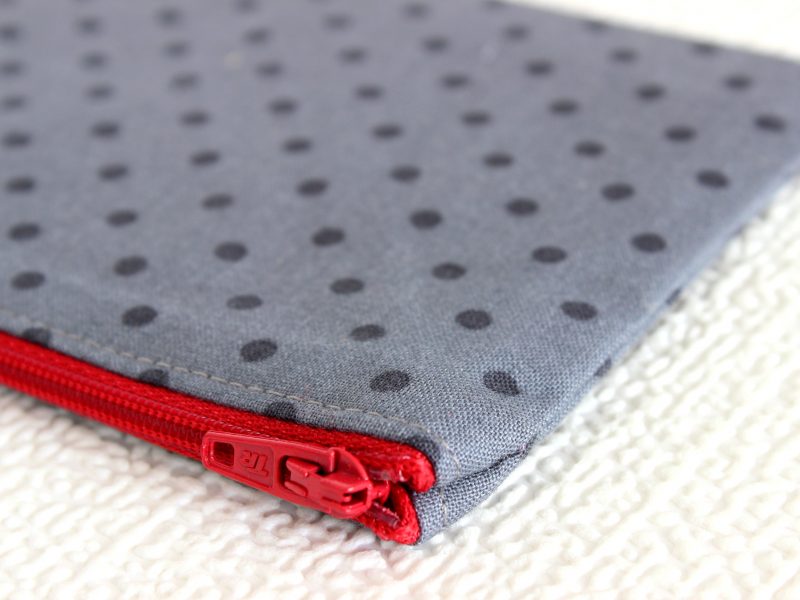 Mini zipped purse- grey spotty - Image 4