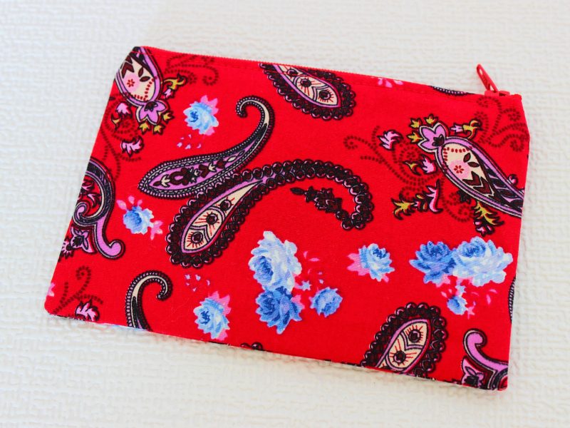 Mini zipped purse- red paisley - Image 3