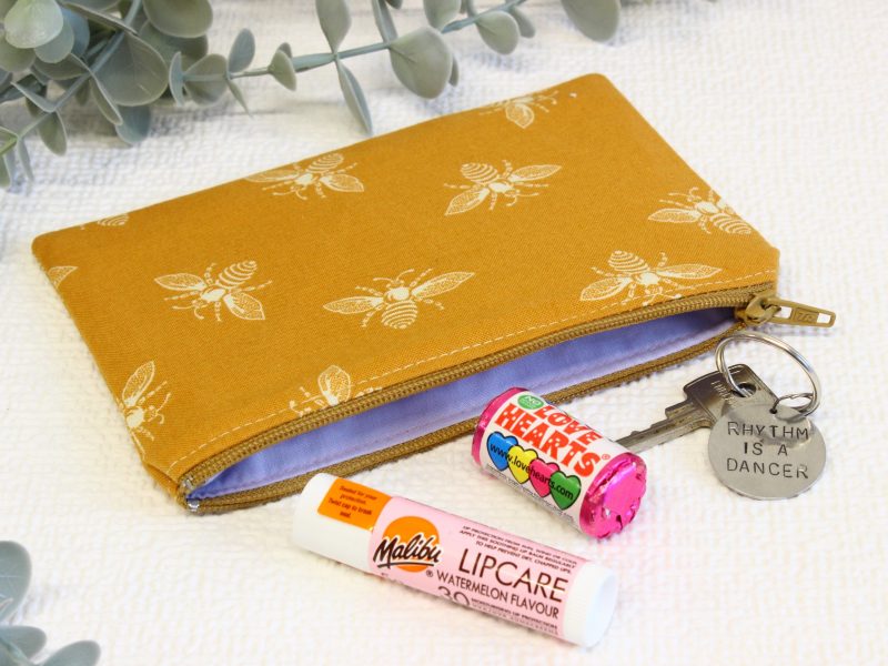 Mini zipped purse- bees