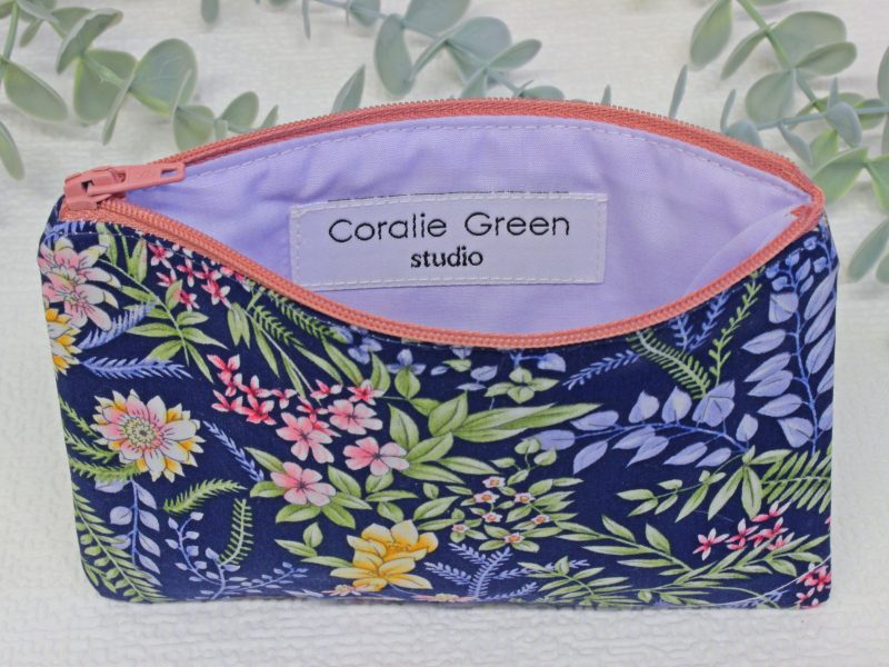 Mini zipped purse- navy floral - Image 3