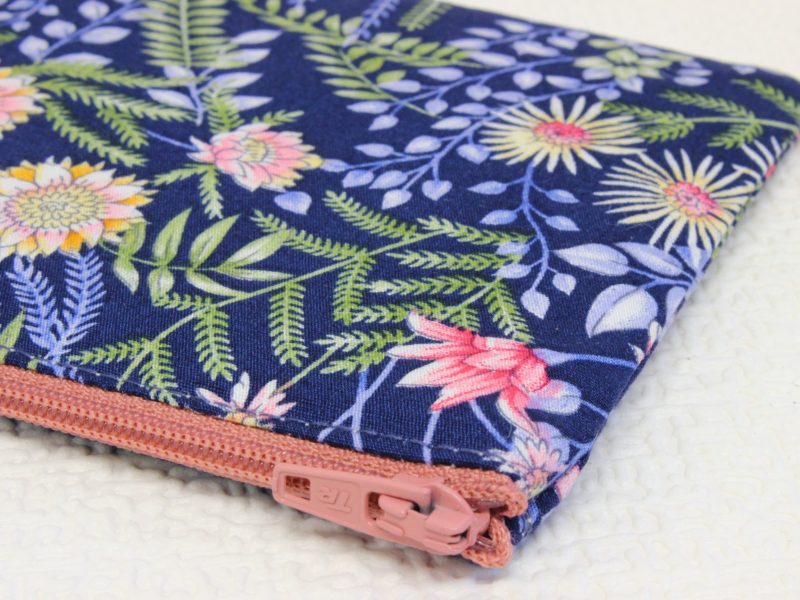 Mini zipped purse- navy floral - Image 4