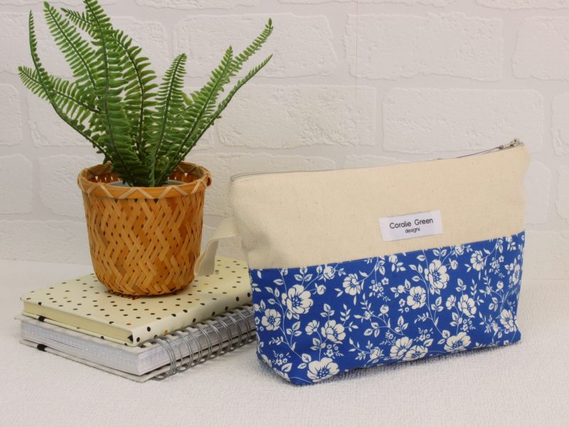 Medium pouches- blue white floral - Image 3