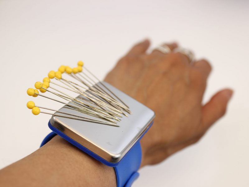 Magnetic pin cushion